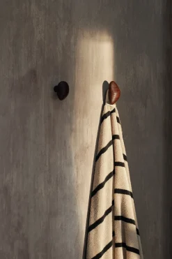 2 Ganchos Cairn, Dark Brown