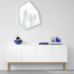 Aparador Beam, Gris claro, base gris claro, panel superior en mármol carrara