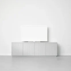 Aparador Beam, Lacado blanco, base de roble aceitado