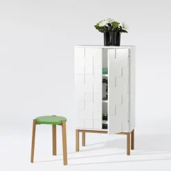 Aparador Collect 2010, Patas de roble