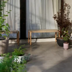 Banco Betty TK4, Black, asiento de banda de lino trenzada negro