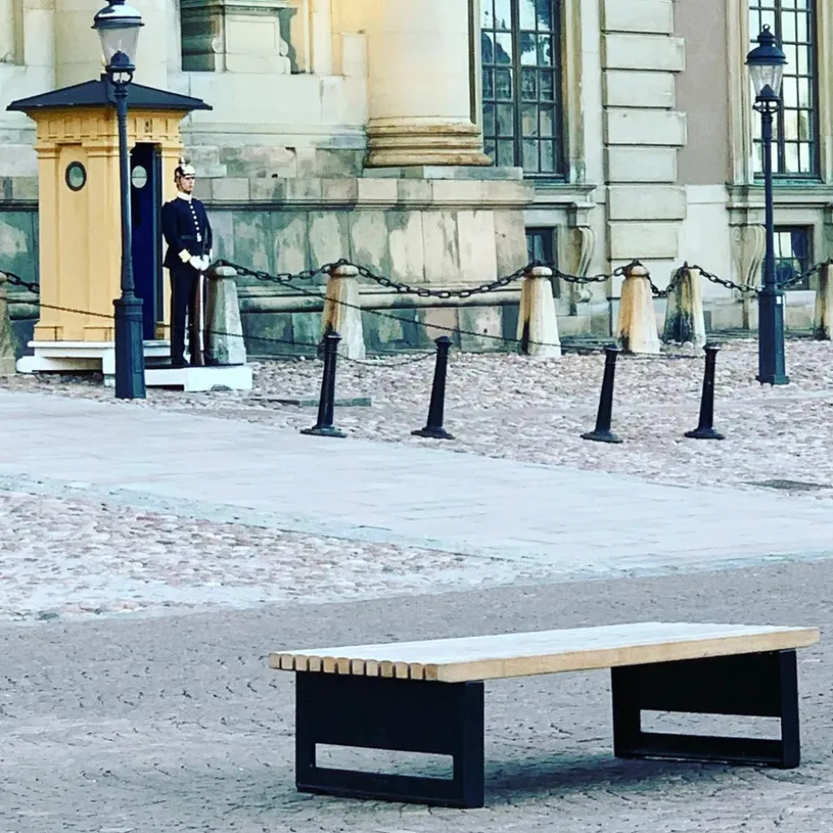 Banco Block, Roble aceitado, ancho, soporte de aluminio en bruto