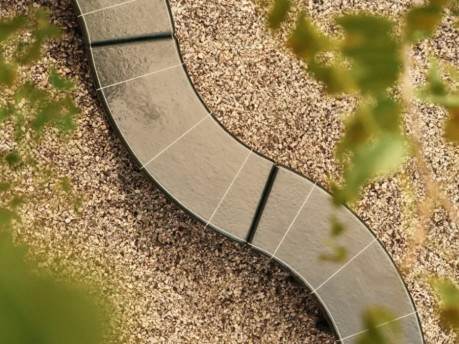 Banco Deya curved, Dark green, 110x40x45,5 cm