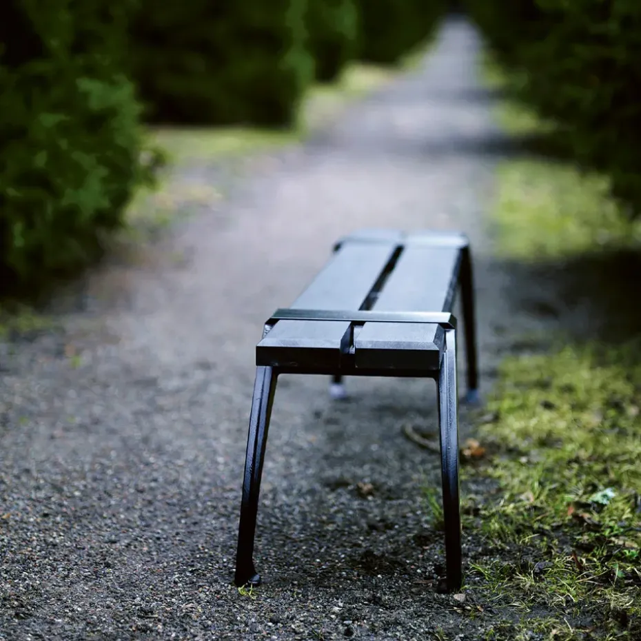 Banco Haga, Caoba aceitado, soporte de aluminio en bruto