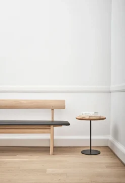 Banco Mogensen 3171, Robado pulido de roble-lær omni 301 black