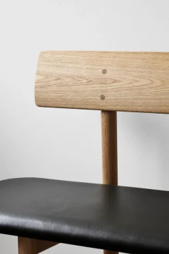 Banco Mogensen 3171, Robado pulido de roble-lær omni 301 black