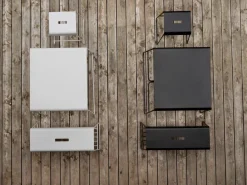 Banco para exteriores A-bench con estante de 45 cm, Soft Grey