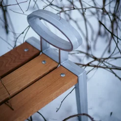 Banco Skillinge, Roble aceitado, soporte de aluminio en bruto