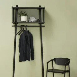 Burro para ropa Töjbox, Pequeño, roble lacado oscuro