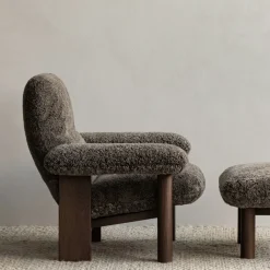 Butaca Brasilia, Dark oak-Root sheepskin