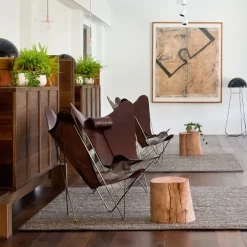 Butaca KS Chair, cuero avellana, estructura de acero inoxidable