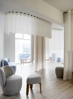 Butaca Kuon, Socia desert