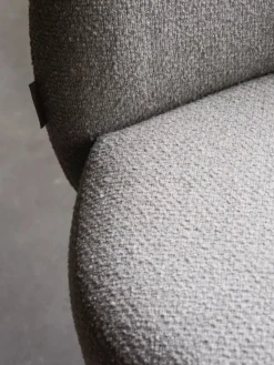 Butaca Kuon, Socia desert