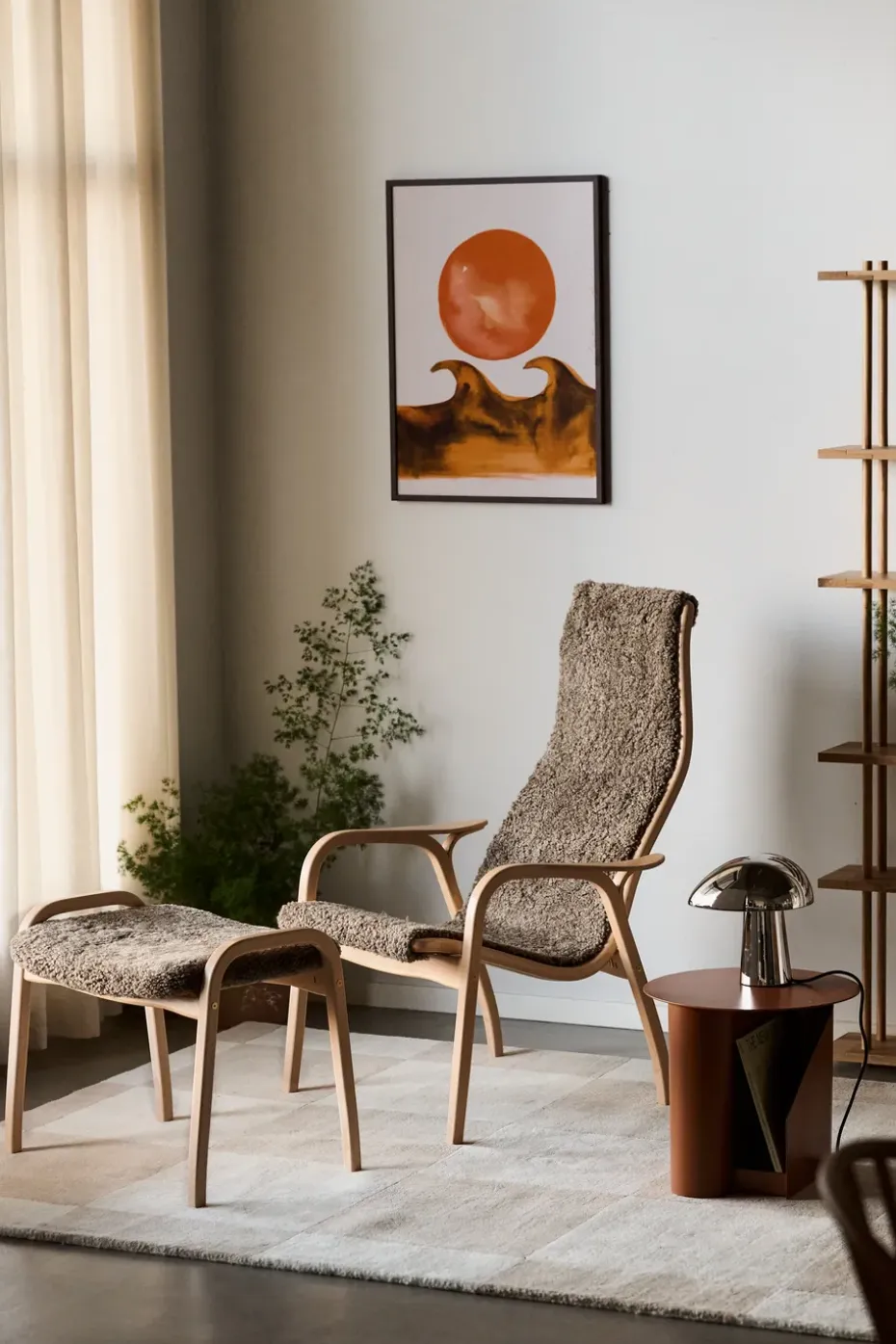 Butaca Lamino haya lacada/piel de oveja, Sahara (marrón turrón)