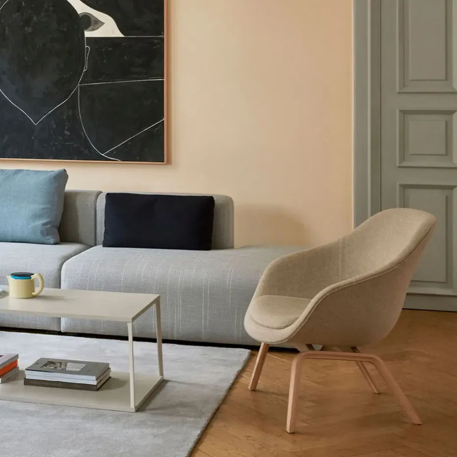 Butaca lounge About a Lounge 83, Surface by hay 150 gris-roble ben