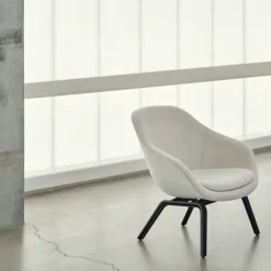 Butaca lounge About a Lounge 83, Surface by hay 150 gris-roble ben