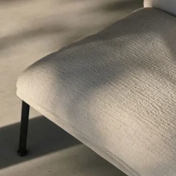 Butaca lounge Muno LN16 High back, Warm black-Cifrado 0221