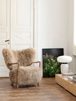 Butaca Lounge Wulff Lounge Chair ATD2, Roble tratado-Sheepskin honey