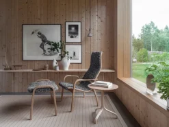 Butaca y reposapiés Lamino de roble aceitado/piel de oveja, Sahara (marrón turrón)