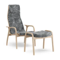 Butaca y reposapiés Lamino haya lacada/piel de oveja, Scandinavian Grey (gris)