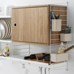 Cabinet con puerta batiente String, Fresno teñido de negro, 58x30 cm