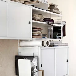 Cabinet con puertas correderas String, Fresno teñido de negro, 78x20 cm