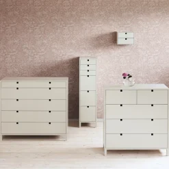 Cajonera Square, Sand