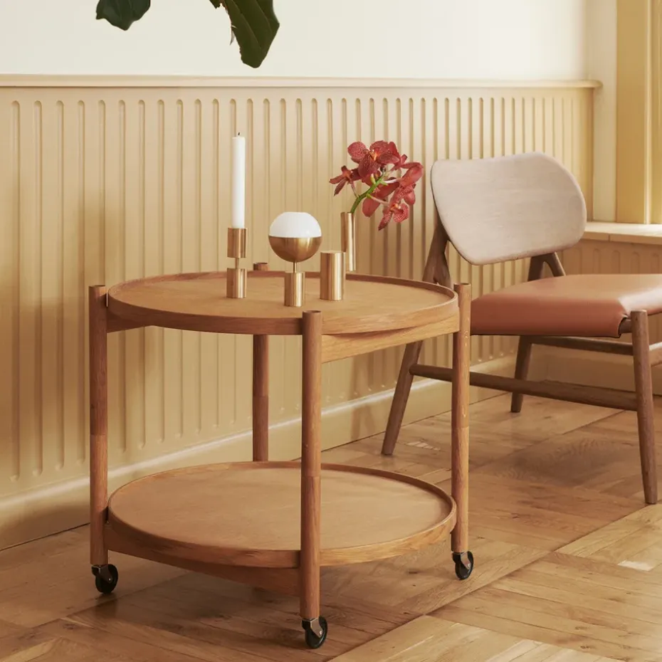 Carrito Bølling Tray Table model 60, Clay, estructura de nogal aceitado