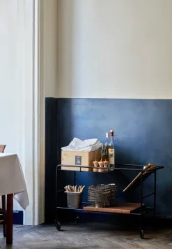 Carro de almacenaje Alima nogal lacado, Negro y nogal lacado