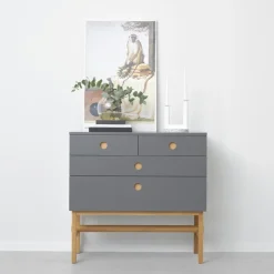 Cómoda Keep, Blanco, base de roble aceitado