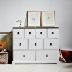 Cómoda Smögen, Blanco, 4 cajones, cromo