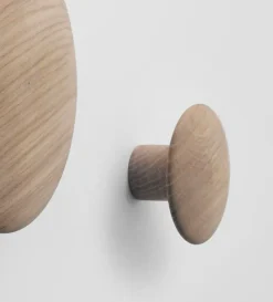 Colgador de pared The Dots, pequeño, roble