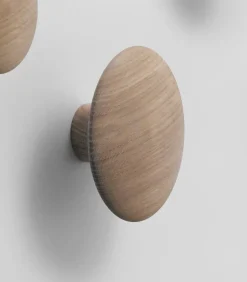 Colgador de pared The Dots, mediano, roble