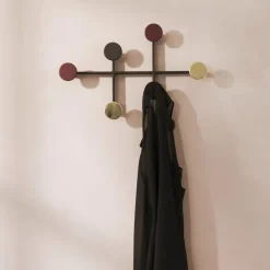 Colgador de ropa Afteroom, negro-latón