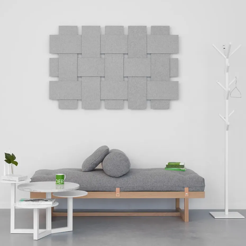 Diván Stay, Tela gris, estructura de roble aceitado blanco