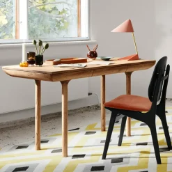 Escritorio Rúna, Roble ahumado