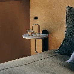 Estantería Corbel, Mármol carrara, roble teñido oscuro