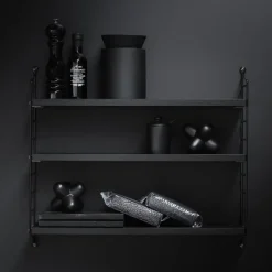 Estantería String Pocket, fresno teñido de negro, fresno teñido de negro