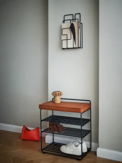 Estantería-Taburete Lower East Seat 50x28x58 cm, Black-cognac leather