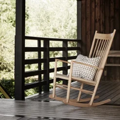 Mecedora J16, Natural - roble lacado negro