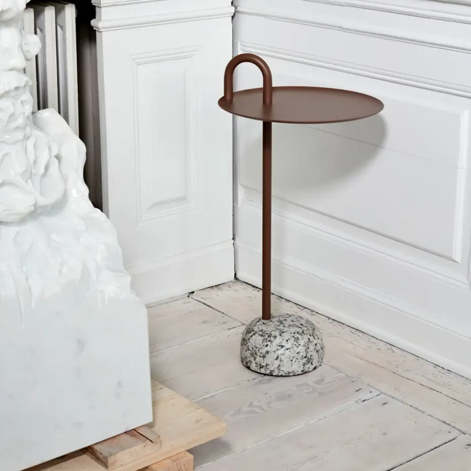 Mesa auxiliar Bowler, Pale brown-granite