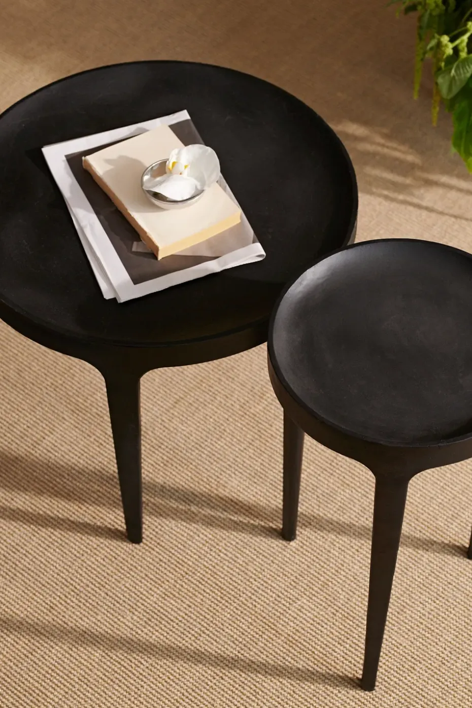 Mesa auxiliar Ghost tall, Black