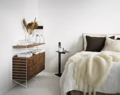 Mesa auxiliar Museum, Negro