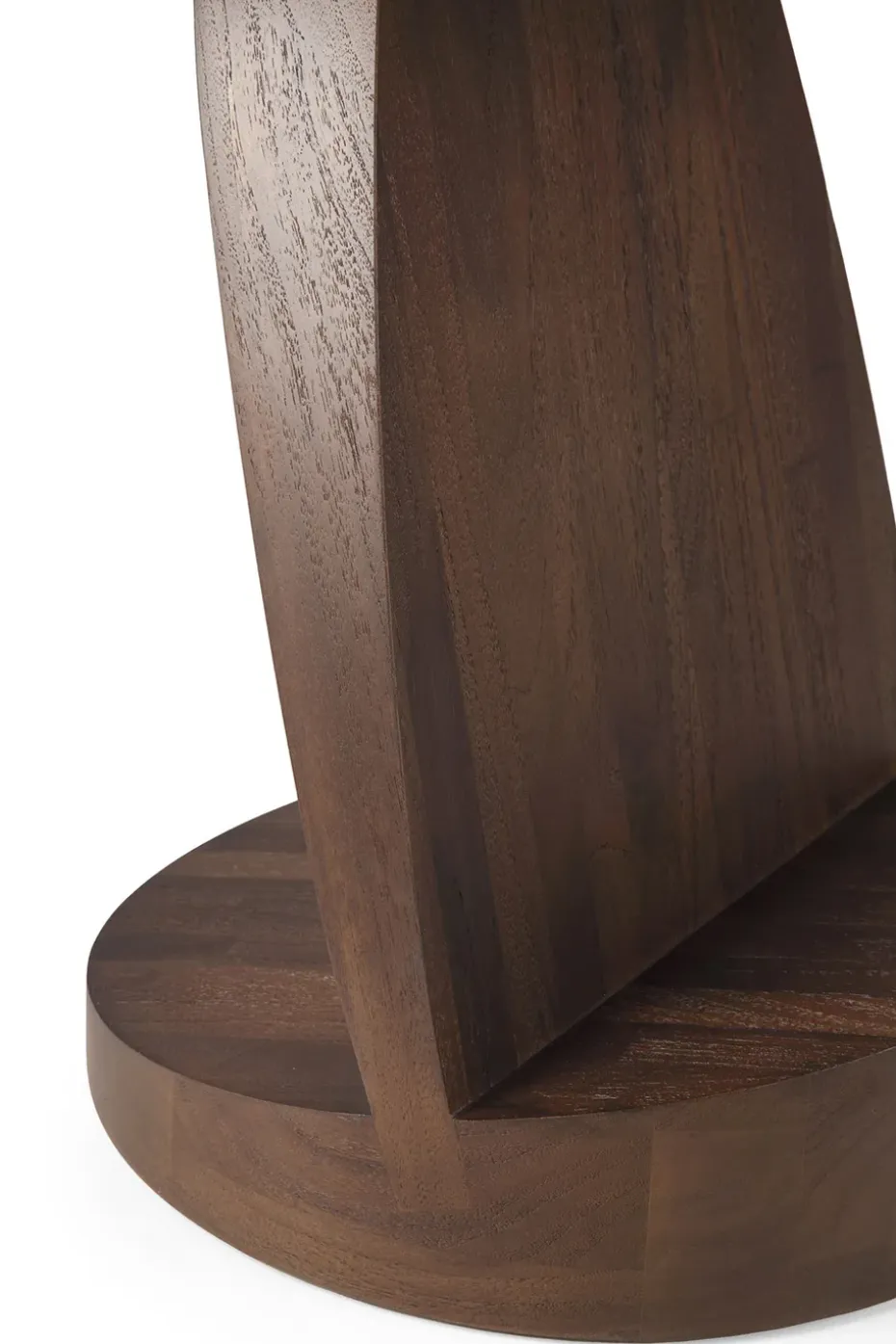 Mesa auxiliar Oblic Ø52 cm, teca tintada en marrón