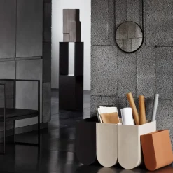 Mesa auxiliar Pedestal, Black