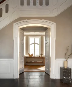 Mesa auxiliar Plinth tall 30x30x51 cm, Brown, pino