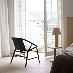 Mesa auxiliar Pon, Roble ahumado aceitado, Ø35 cm