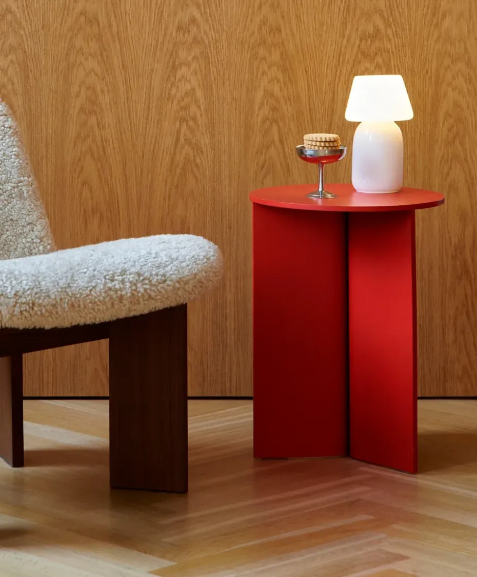Mesa auxiliar Slit high Ø35 cm, Candy red lacquered oak