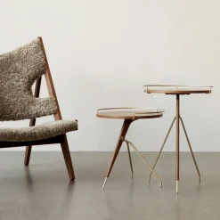 Mesa auxiliar Umanoff nogal-latón pulido, 60 cm