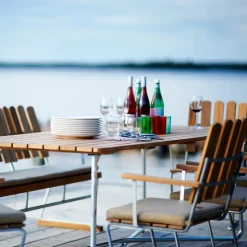 Mesa B25A, Teca-estructura galvanizada en caliente